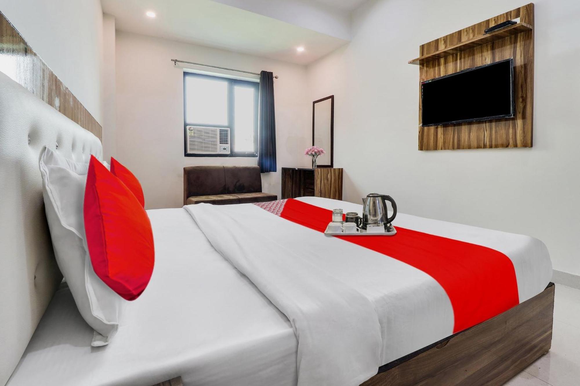 Hotel O La Plazo Haridwār Esterno foto