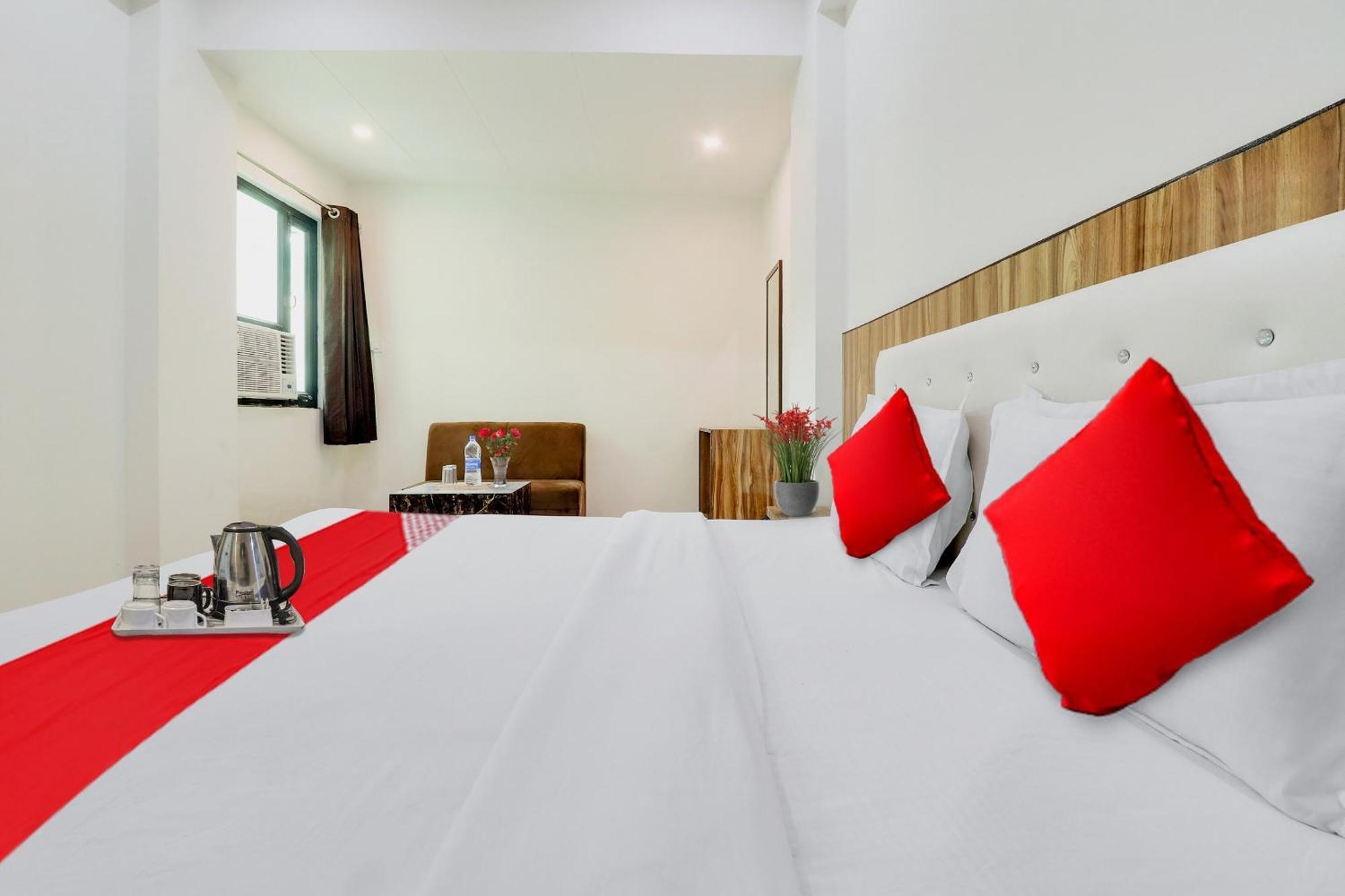 Hotel O La Plazo Haridwār Esterno foto