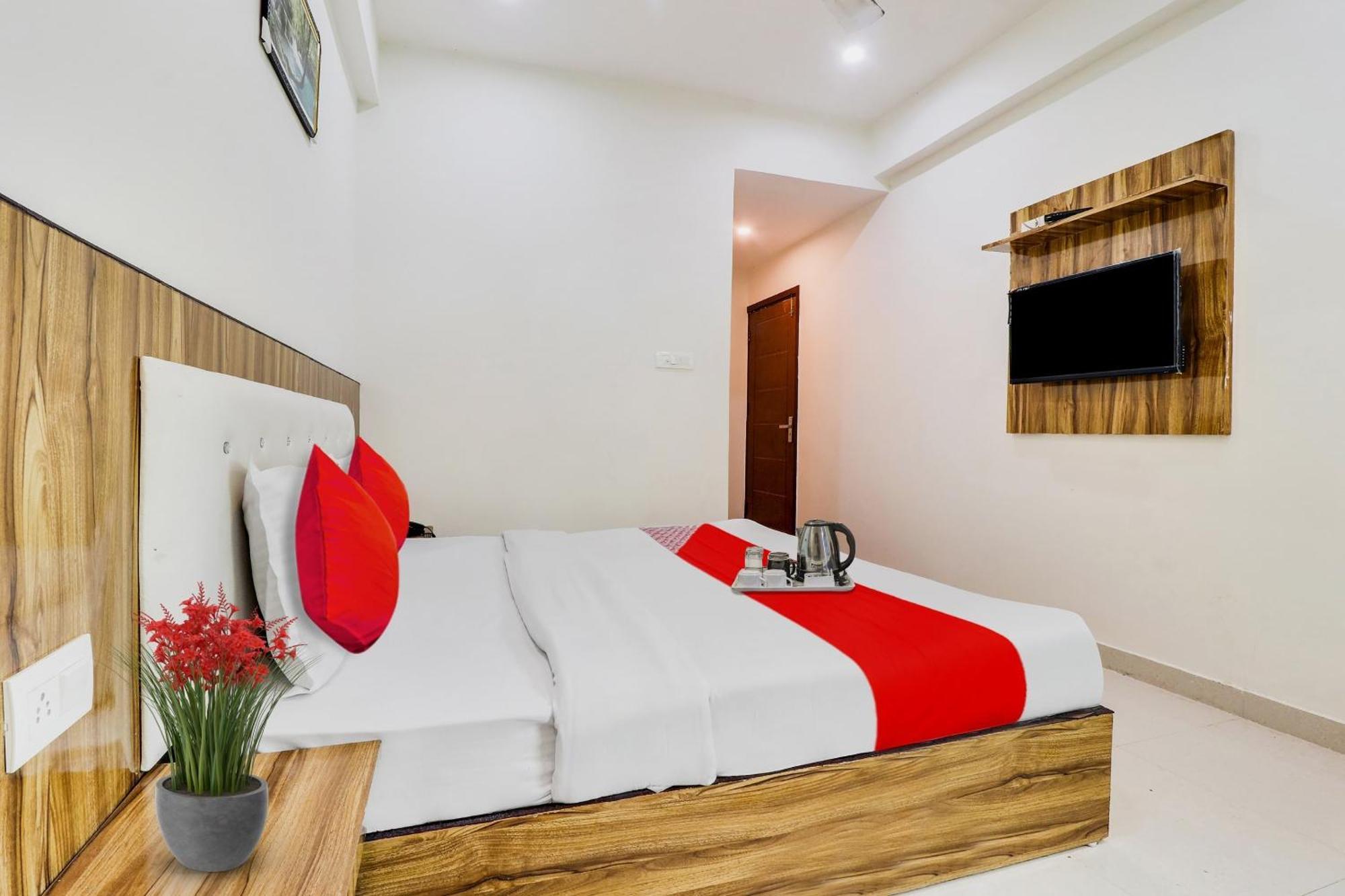 Hotel O La Plazo Haridwār Esterno foto
